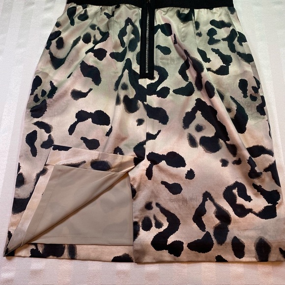 Ann Taylor Silk Blend Animal Print Pencil Skirt Sz 8 Fully Lined Zip Back - Picture 4 of 11